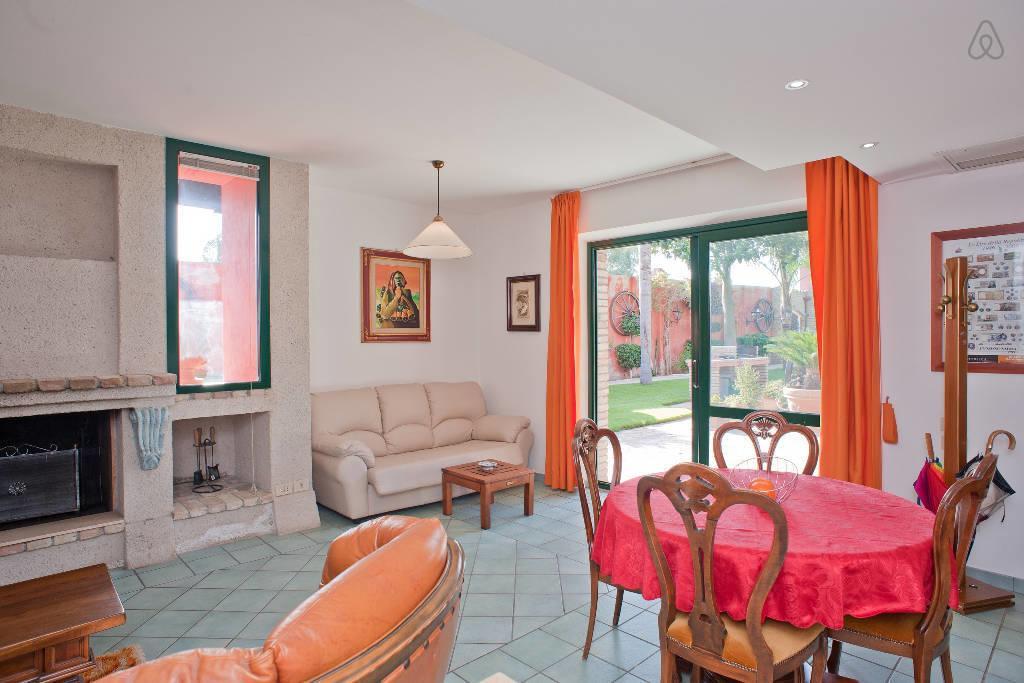 Casa Vacanze Villa Flumini ฟลูมินิ ดิ กวาร์ตู ห้อง รูปภาพ