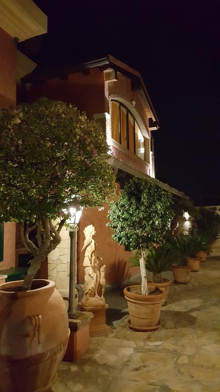Casa Vacanze Villa Flumini ฟลูมินิ ดิ กวาร์ตู ภายนอก รูปภาพ