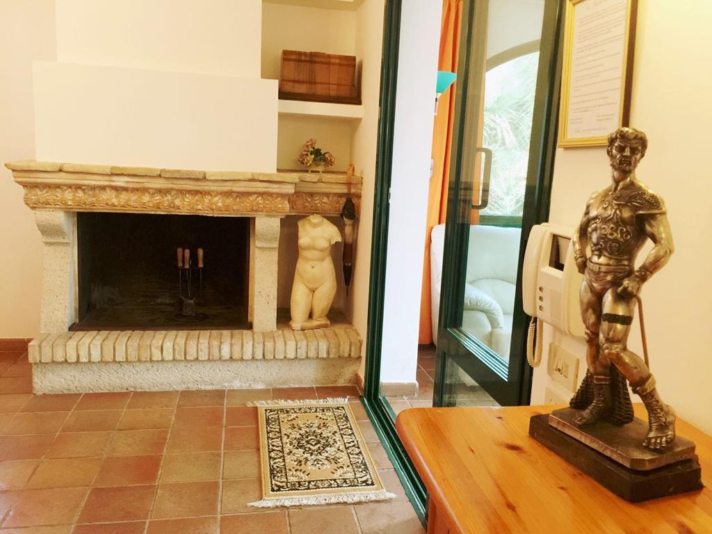 Casa Vacanze Villa Flumini ฟลูมินิ ดิ กวาร์ตู ภายนอก รูปภาพ