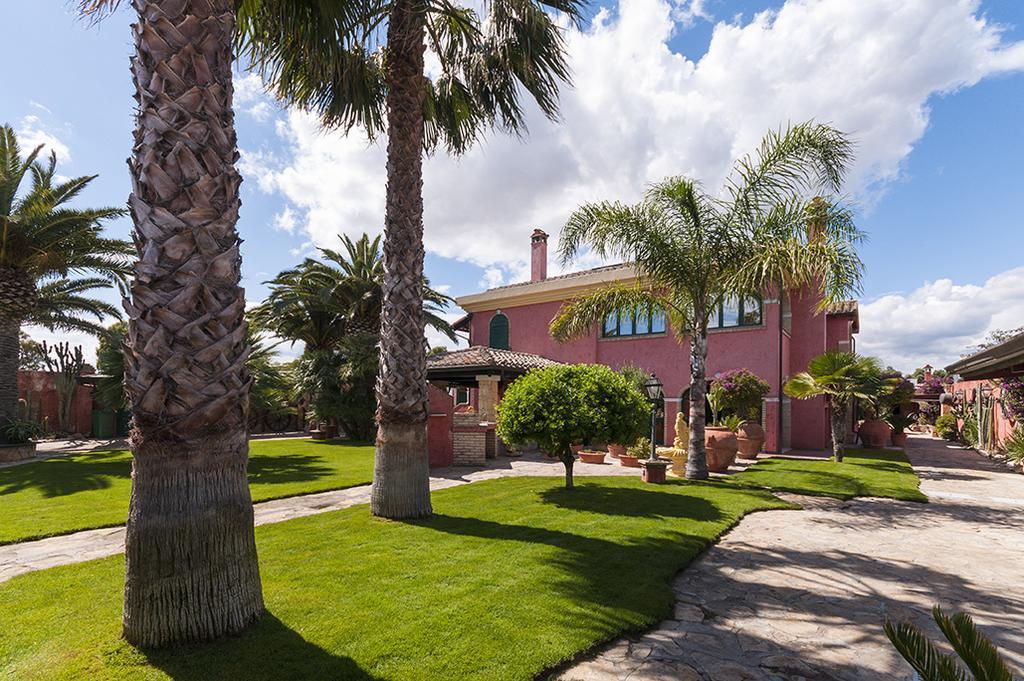 Casa Vacanze Villa Flumini ฟลูมินิ ดิ กวาร์ตู ภายนอก รูปภาพ